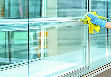 ガラスのくもり・ウロコ汚れをなんとかしたいと感じている方のイメージ